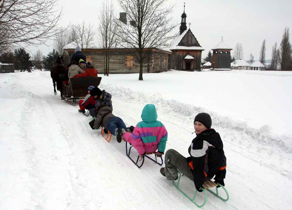 A sleigh ride at the Ethnographic Park in Tokarnia, photo: Piotr Polak/PAP